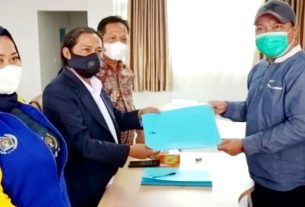 Juniardi Ambil Formulir Pendaftaran Calon Ketua PWI Lampung