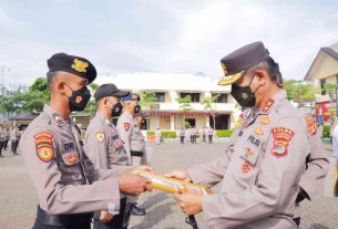 Personel Polres Tulang Bawang Mendapat Reward Dari Kapolda Lampung