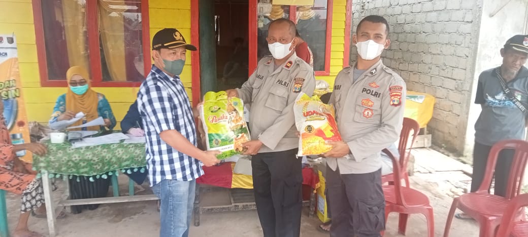 Polres Mesuji Giat Serbuan Vaksin Door To Door Di Sungai Cambai