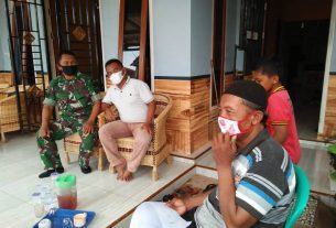 Babinsa Kampung Karya Jitu Mukti Himbau Orang Tua Vaksin Anak