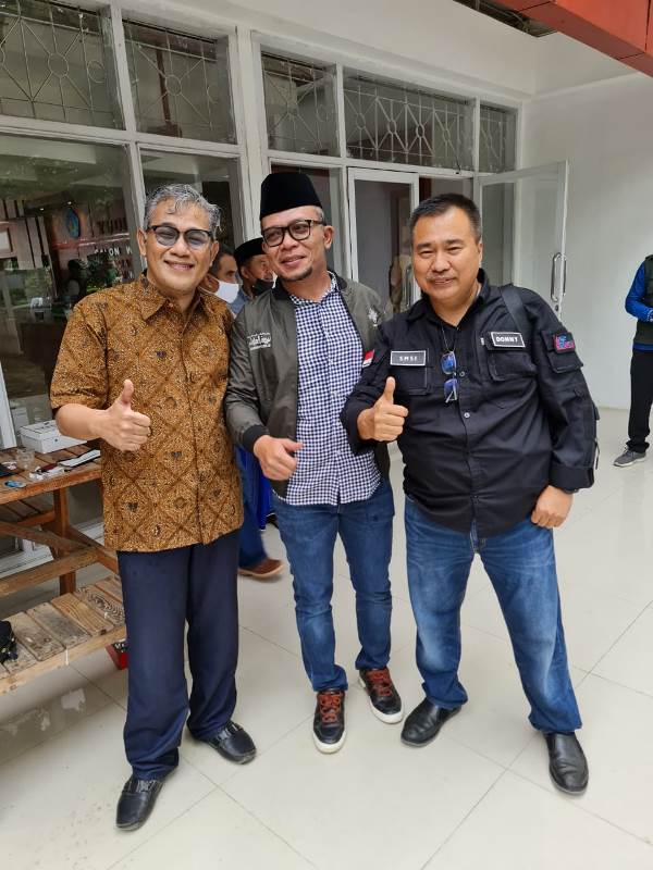 Ketua SMSI Lampung Dampingi Aktivis Budiman Sudjatmiko
