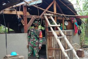 Bantu Warga Korban Angin Puting Beliung, Anggota Kodim 0426 Turun Langsung Ke Lokasi Bencana