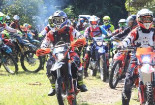 Dandim 0808/Blitar Bersama Rider Trail, Laksanakan Penghijauan di Wilayah Kabupaten Blitar