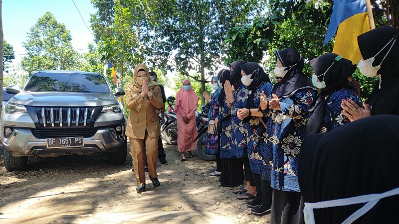 Dewi Handajani, menghadiri Tasyakuran Objek Wisata Mata Air