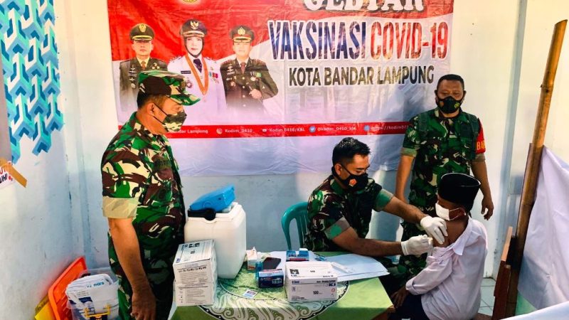 Dukung Percepatan Vaksinasi Koramil 410-04/TKT Gelar Vaksinasi