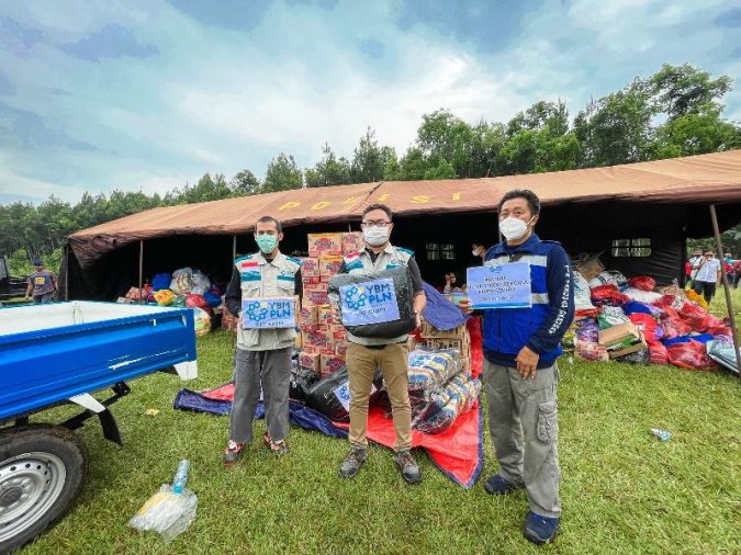 Gubernur Jatim Apresiasi PLN Gerak Cepat Salurkan Bantuan dan Pulihkan Listrik Pasca Erupsi Semeru