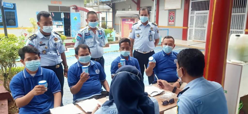 Jelang Nataru, Rutan Sukadana Gelar Razia dan Test Urine