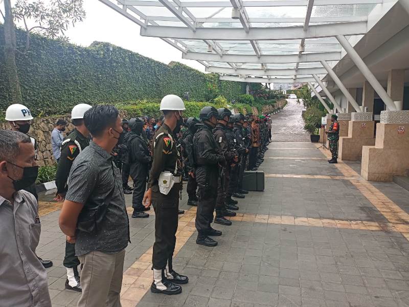 Letkol Imam Safei Pimpin Apel Pengecekan Personel Pengamanan VVIP di Hotel Emersia