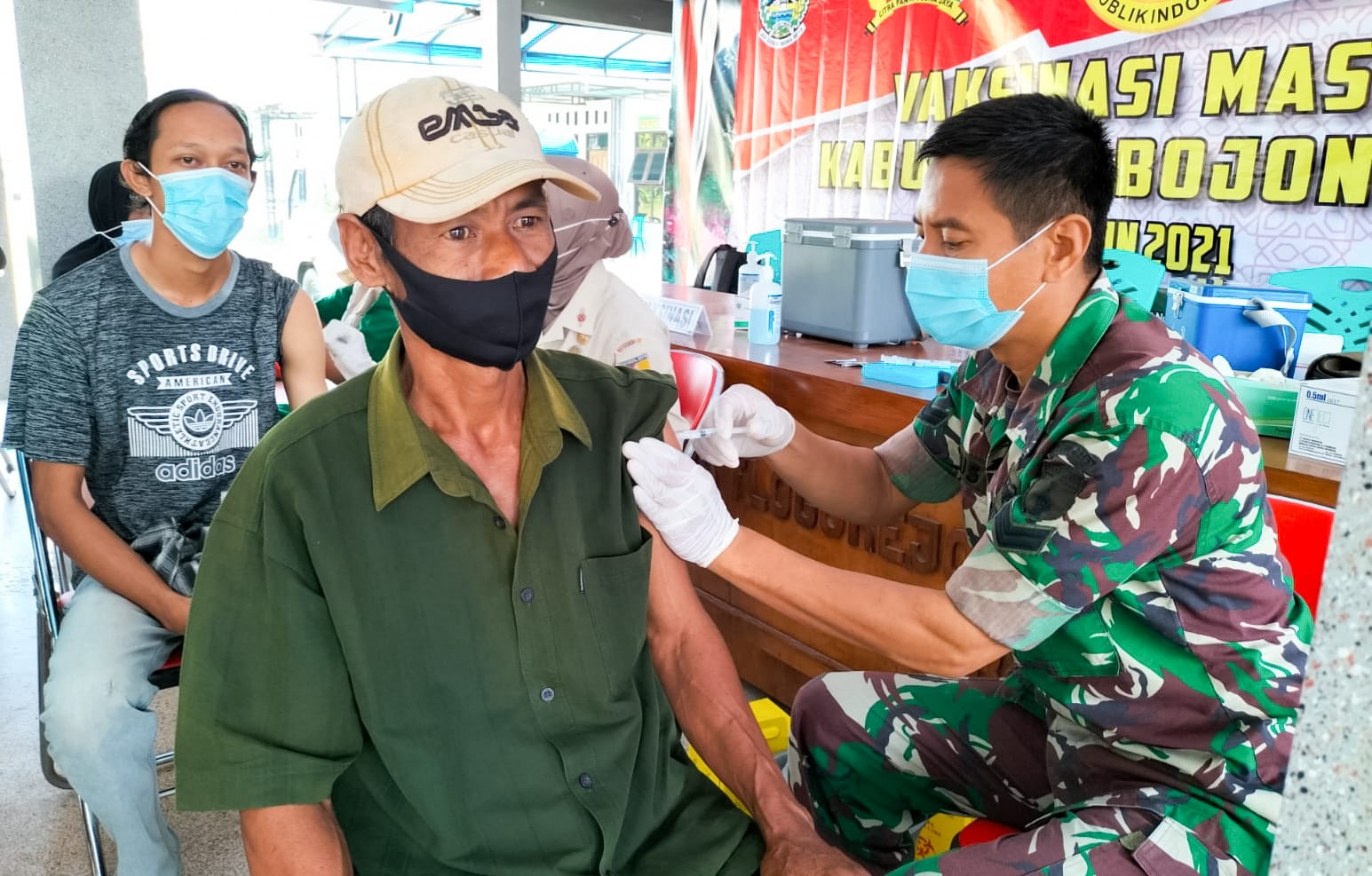 Kodim Bojonegoro Gelar Serbuan Vaksinasi Tahap 2 di Dua Desa diwilayah Kepohbararu