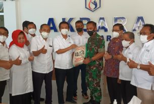Kunjungi Griya PMI Peduli Dan Yaketuntra, Dandim 0735/Surakarta Berikan Bantuan Beras Dan Paket Sembako