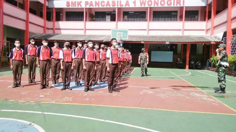 Latih LDK SMK Pancasila 1 Ini Harapan Babinsa Serka Giri