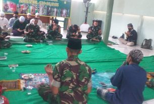 Anggota Koramil 410-01/Panjang Bersama Para Santri Laksanakan Shalat dan Do'a Bersama