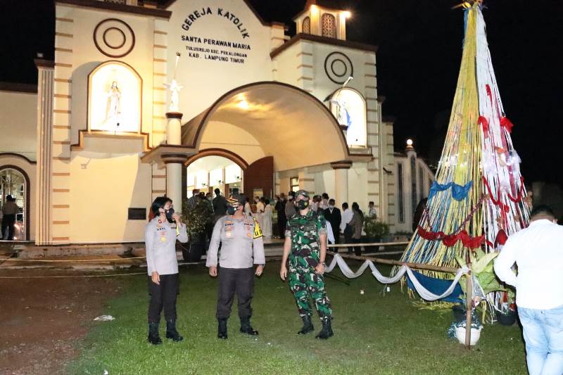 Pastikan Lamtim Aman Saat Natal, Dandim Bersama Kapolres Dan Bupati Pantau Sejumlah Gereja