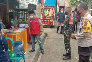 Patroli Wilayah, Babinsa Edi Aryanto Bersama Satgas Covid 19 Imbau Warga di Lokasi Hajatan Patuhi Prokes