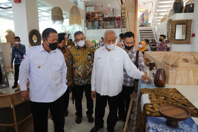 Pelajari Pengembangan UMKM, Gubernur Arinal Djunaidi dan Jajaran Pemprov Lampung Lakukan Kunjungan Kerja ke Yogyakarta