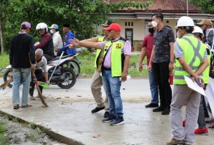 Perbaikan Jalan di Kecamatan Palas di Cek Bupati Lampung Selatan