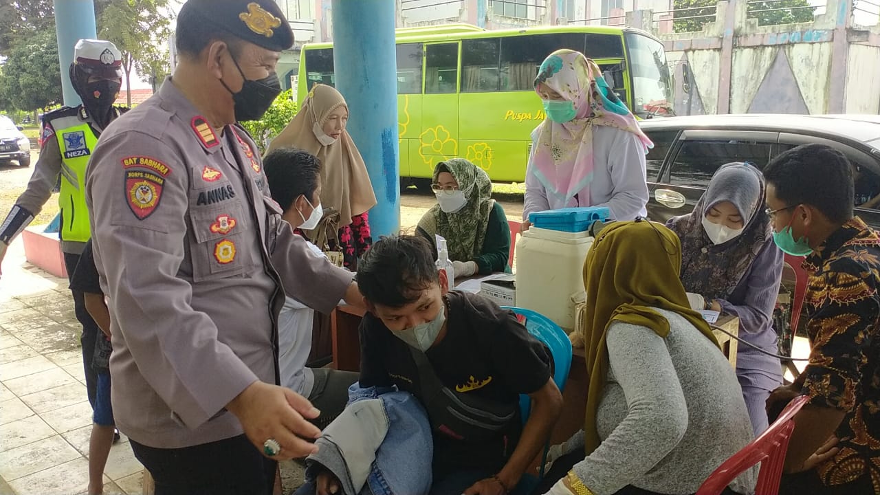 Percepat Vaksinasi, Polres Lampung Utara Jemput Bola Peserta Vaksin