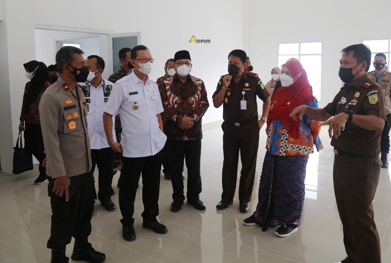 Sekdaprov Fahrizal Darminto Hadiri Soft Opening Gedung Parkir Kejaksaan Tinggi Lampung