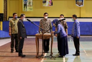 Sekdaprov Fahrizal Darminto Lantik 503 Pejabat Fungsional di Lingkungan Pemerintah Provinsi Lampung