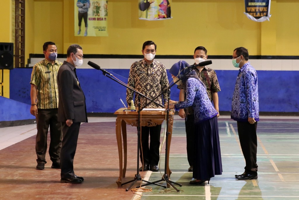 Sekdaprov Fahrizal Darminto Lantik 503 Pejabat Fungsional di Lingkungan Pemerintah Provinsi Lampung