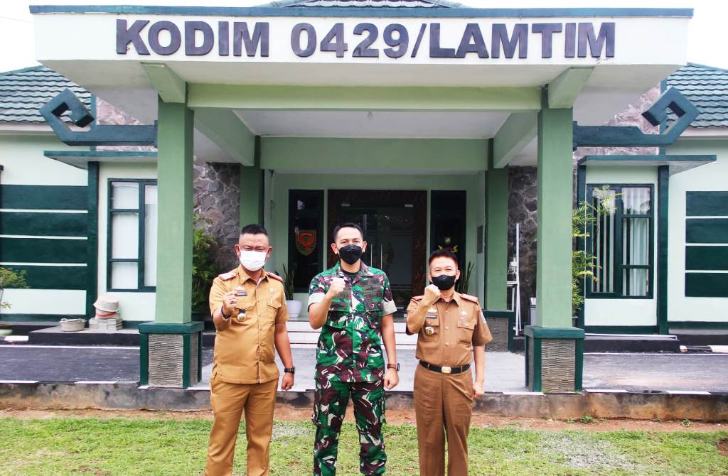 Sekwan Lamtim Dan Kadis PU Silaturahmi Ke Kodim 0429/Lamtim