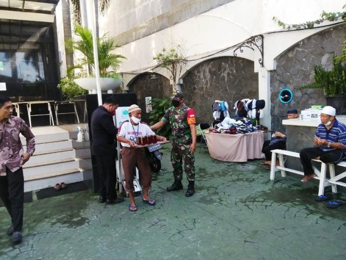 Sertu Rohmad PPKM Level 2 Sisir di Gedung Fatimah