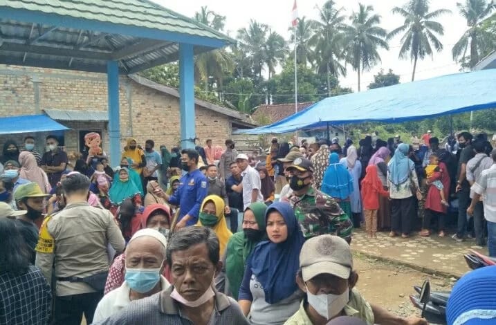 Tinggi,Antusiasme Masyarakat Baradatu datangi Gerai Vaksin Covid-19