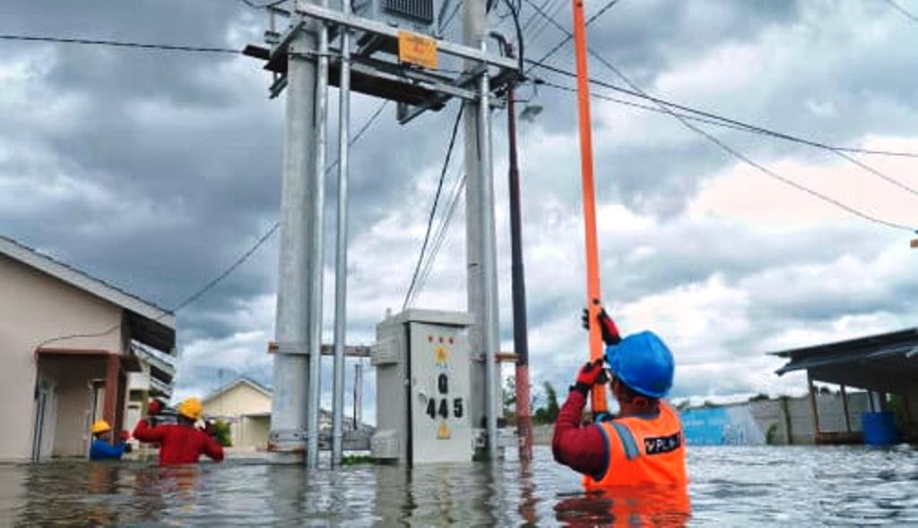 Tip Hindari Bahaya Listrik Saat Banjir