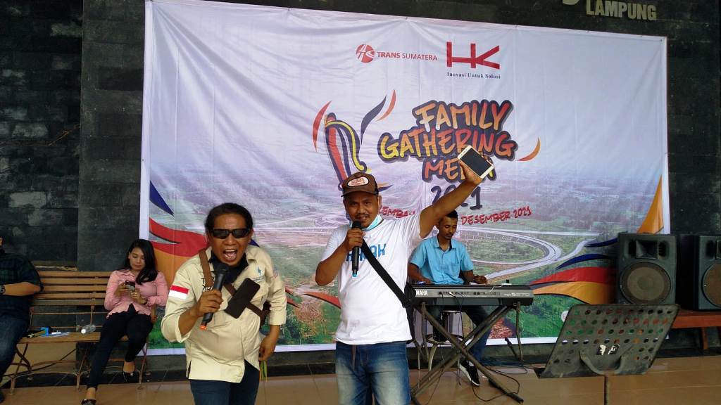 PT. Hutama Karya Bersama Media di Lampung Adakan Family Gathering