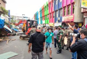Kodim 0410/KBL Kawal Eksekusi Lapak PKL di Pasar Bambu Kuning