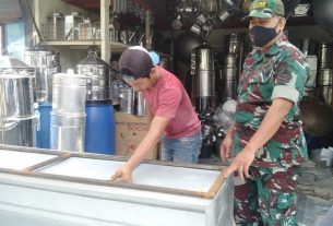 Ada Apa Babinsa Purwosari Datangi Pengerajin Alumunium Dan Alat-alat Dapur, Ini Jawabannya