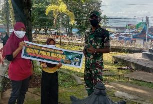 Anggota Koramil Jatisrono Terus Berikan Himbauan Pentingnya Protkes Kepada Warga