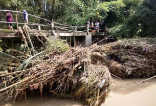 Babinsa Koramil 06/Gondang, Cek Tanah Longsor di Wilayah Binaan