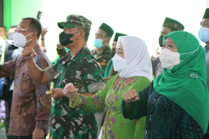 Bersama Bupati, Dandim Bojonegoro Dampingi Gubernur Jatim Resmikan Gedung Muslimat NU