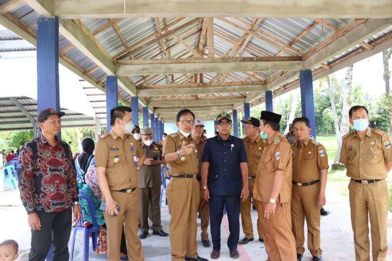 Bupati Pesisir Barat Meresmikan Pasar Minggu Kecamatan Ngambur di Pekon Negeri Ratu