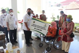 Gubernur Arinal Djunaidi Salurkan Bantuan Baznas Lampung Untuk 100 UMKM Se-Lampung