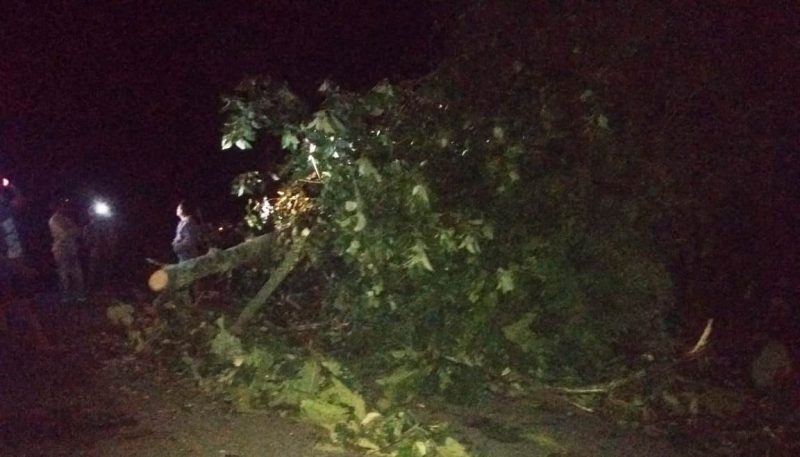 Jalinsum di Wilayah Bukit Kemuning Tertutup Longsor