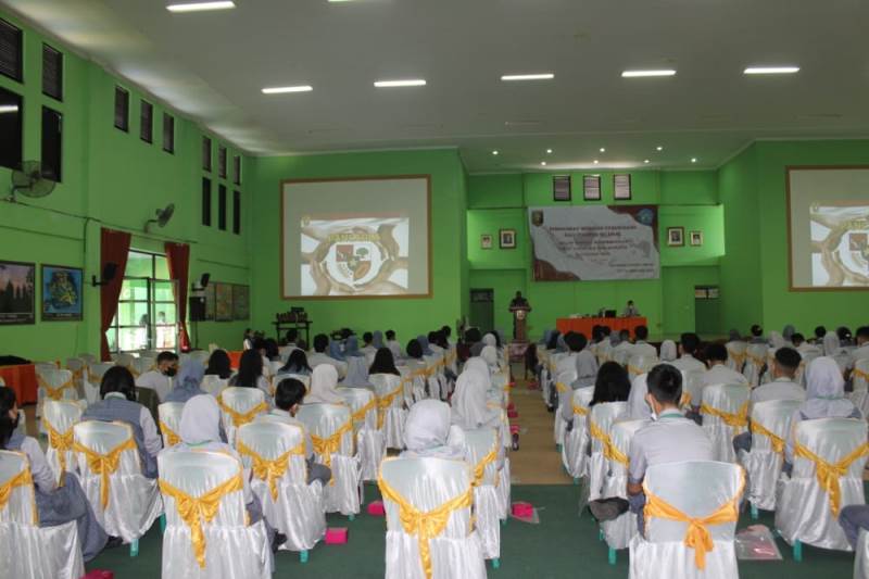 Kasdim 0410/KBL Berikan Materi Wawasan Kebangsaan Kepada Siswa SMAN 2 Bandar Lampung