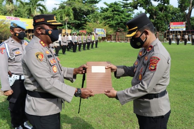 Kapolres Tulang Bawang Berikan Reward Kepada Pos Terbaik Dalam Operasi Lilin Krakatau 2021