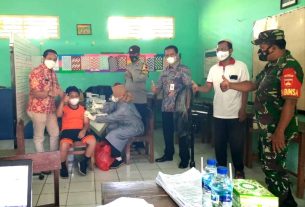 Kapuskesmas Bersinergi Dengan Babinsa, Bhabinkamtibmas, Perangkat Desa Sukseskan Program Vaksinasi Anak Usia 6 - 11 Tahun