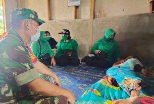 Ketua Persit Kartika Chandra Kirana Kodim 0426 Tulang Bawang Salurkan Bantuan Sembako Ke Warga Kurang Mampu