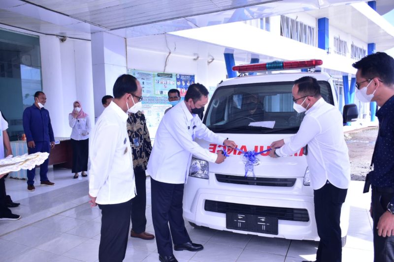 Pemkab Way Kanan Terima Bantuan Ambulance dari Bank BNI