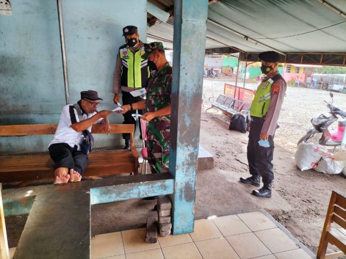 Petugas TNI Polri Gelar Operasi Yustisi Diterminal Dan Pasar
