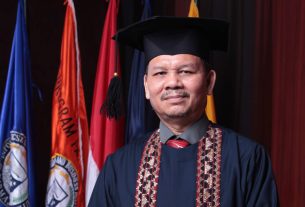 Prof. Dr. Anuar Sanusi, S.E., M.Si. Guru Besar Pertama IIB Darmajaya