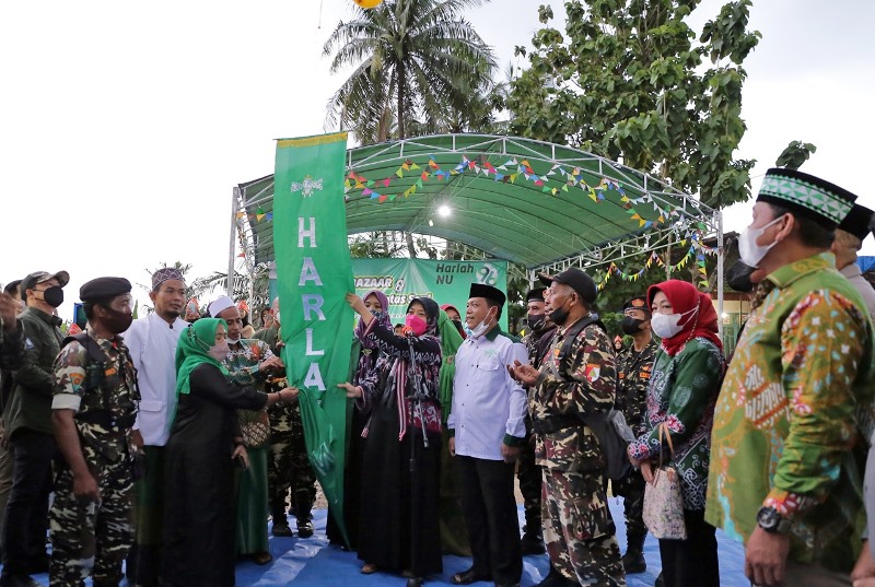 Sambut Hari Lahir Nahdlatul Ulama ke- 96, Wagub Chusnunia Buka Bazar dan Pentas Seni MWC NU di Natar