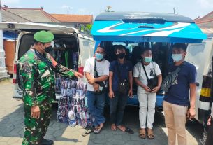 Serka Sugiyanto Bersama Security Berikan Himbauan Prokes di Lingkungan Pasar Cinderamata