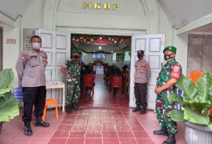 Babinsa Koramil 410-03/TBU Laksanakan Pengamanan Pelaksanaan Ibadah di Gereja HKBP Sumur Batu