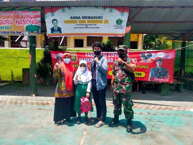 Koramil 410-03/TBU Menggelar Serbuan Vaksinasi di SD MIN 2 Bandar Lampung