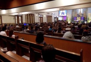 Babinsa Jayengan Sambangi Ibadah Minggu Pagi Untuk Cek Prokes