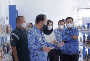 Bupati Way Kanan akan Dukung terus Kemajuan UMKM